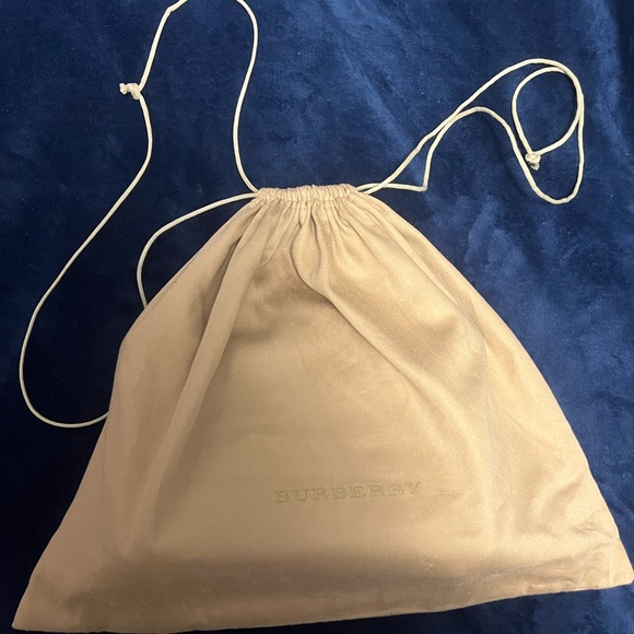 BLACK LEATHER BURBERRY $750 ‼️ - Picture 6 of 8